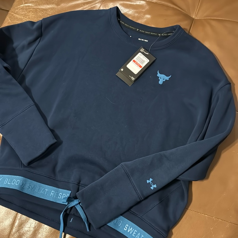 NWT LS navy cropped sweatshirt. The Rock Under Armour. Sz XS